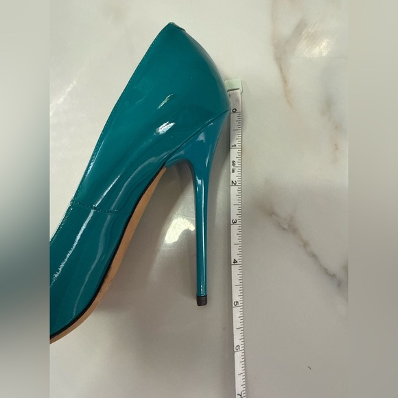 Jimmy Choo Turquoise / Teal Patent Leather Heels like new - Picture 11 of 16